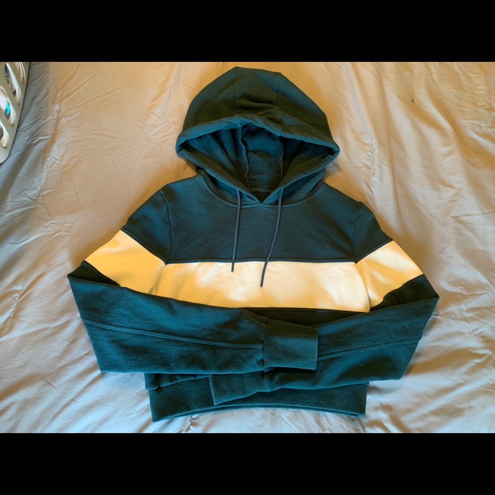 Buffbunny Wanderlust Cropped Hoodie